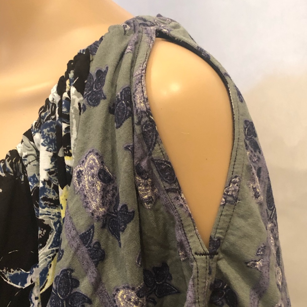 Free People black & green cold shoulder floral top - Picture 13 of 15